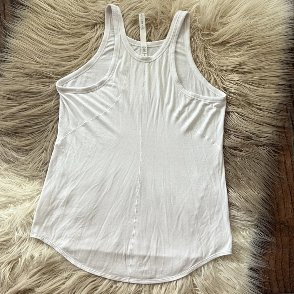 lululemon athletica lightweight sleeveless
